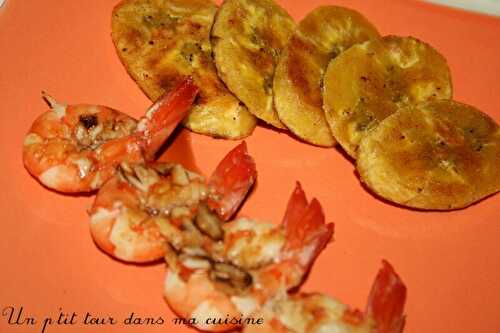 P'tites brochettes de crevettes marinées et banane plantain frite