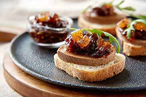 Toast foie gras minute au confit d'oignon