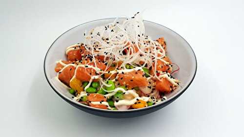 Recette de poke bowl au saumon, fève et orange
