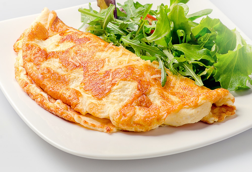 La recette secrète de l’omelette au chèvre qui fait fondre les papilles