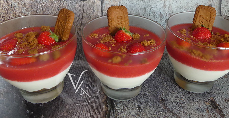 Verrines de fromage blanc, coulis de fraises