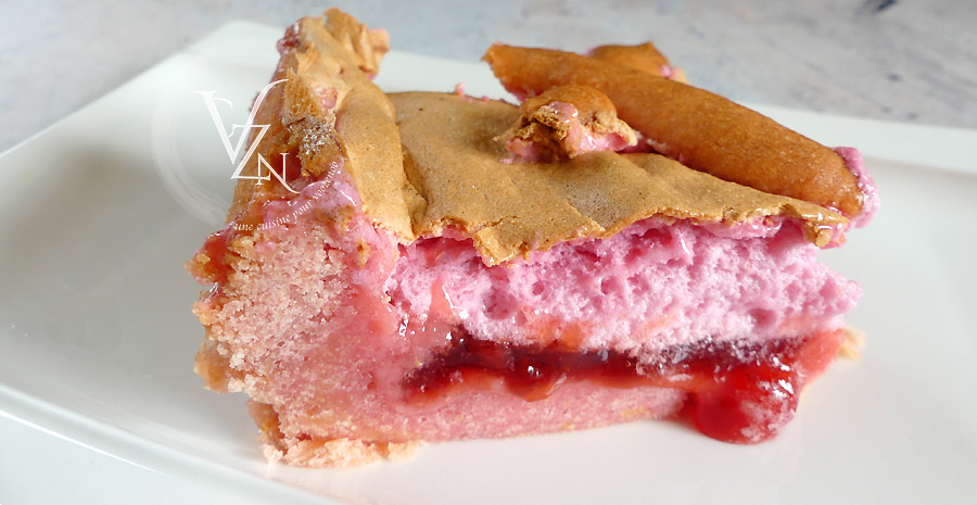 Gâteau rose à la confiture de fraises