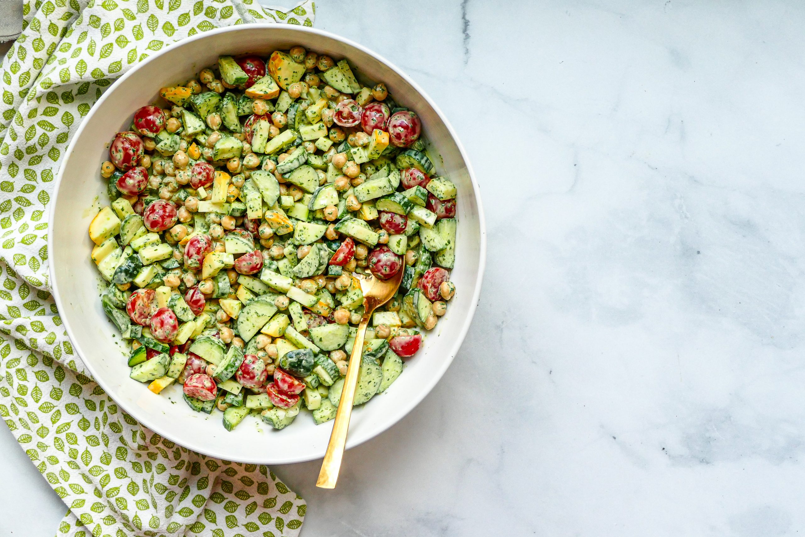 Salade de pois chiches vinaigrette au yogourt