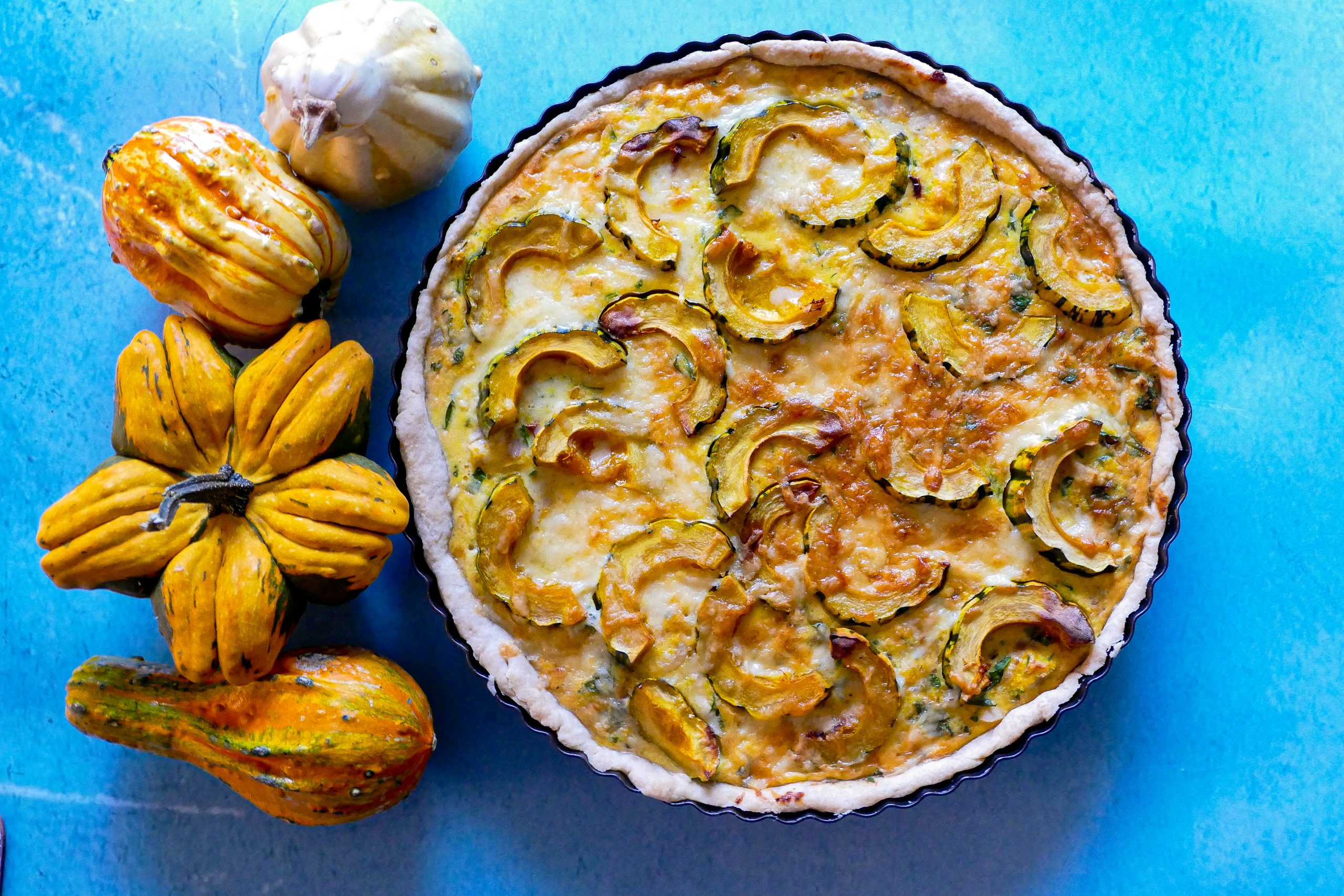 Tarte salée aux deux courges, poulet et fromage