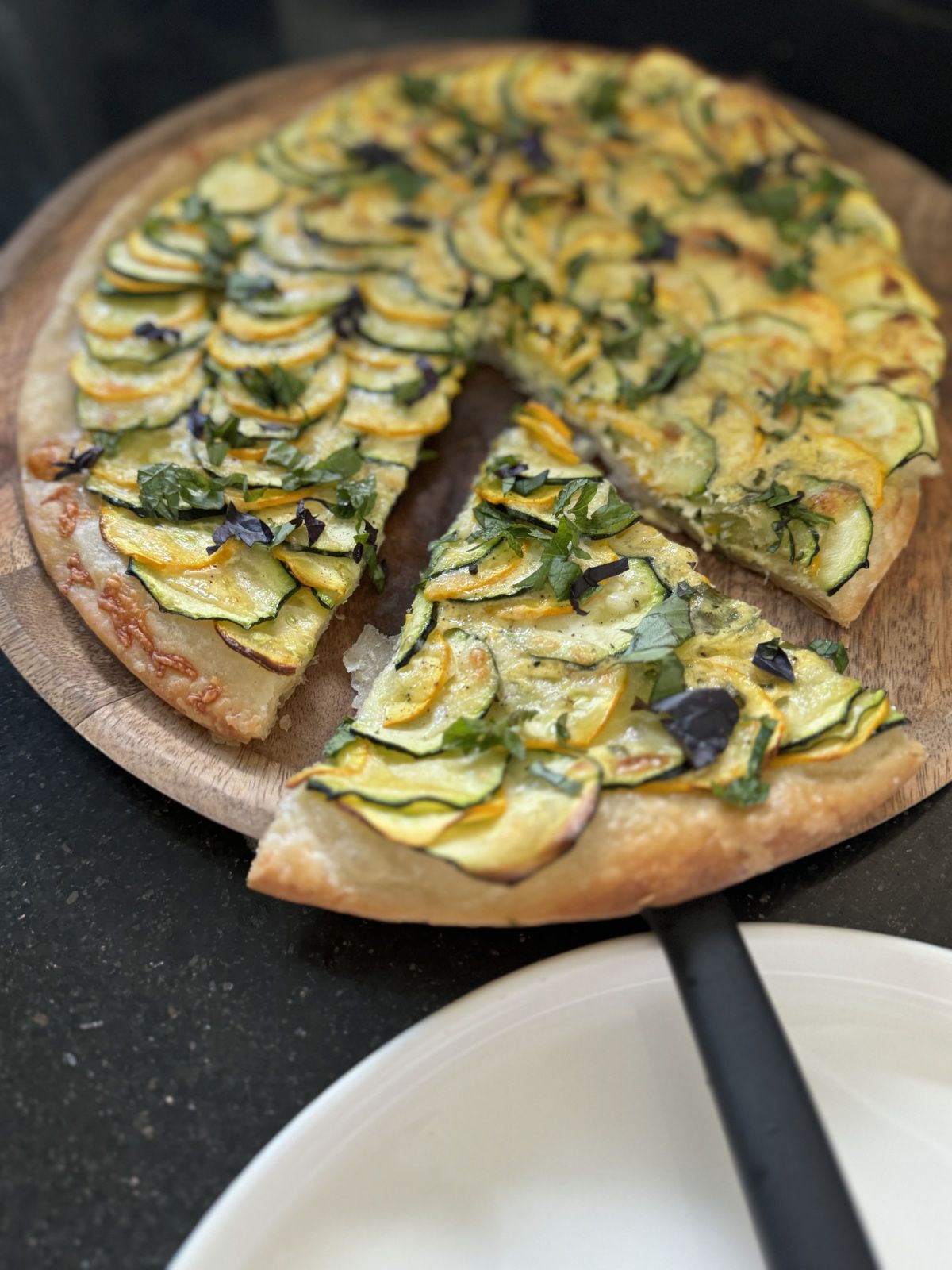 TARTE AUX DEUX COURGETTES ET PARMESAN