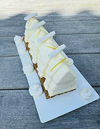 BUCHE GLACEE FACON TARTE AU CITRON MERINGUEE