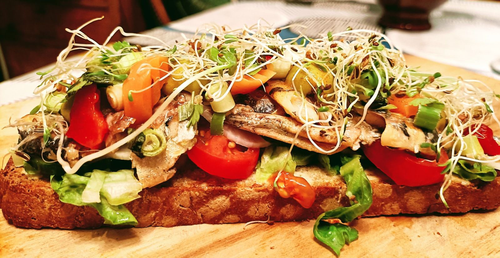 Tartines aux sardines à l'huile