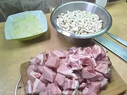 Mijoté de porc à l'ail et haricots blancs