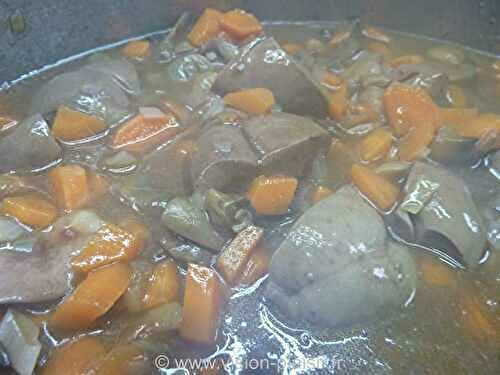 Rognons de bœuf aux carottes et champignons sauce porto