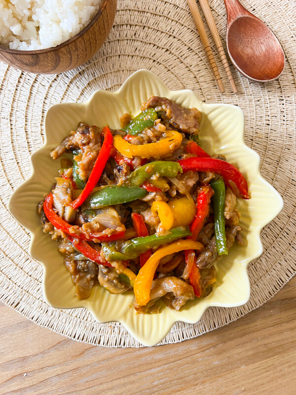 Gochujapchae - Porc sauté au poivron chinois coréen