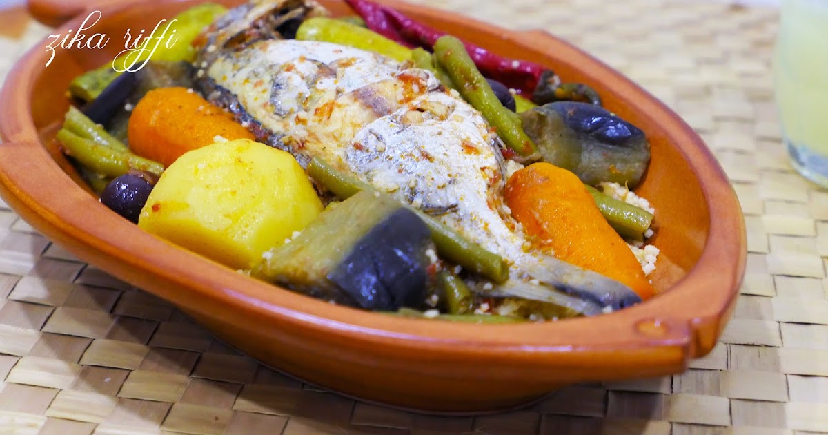 COUSCOUS AU POISSON SAUCE PIQUANTE AU PIMENT FORT ROUGE ET VERT FRAIS ET LÉGUMES DE SAISON 