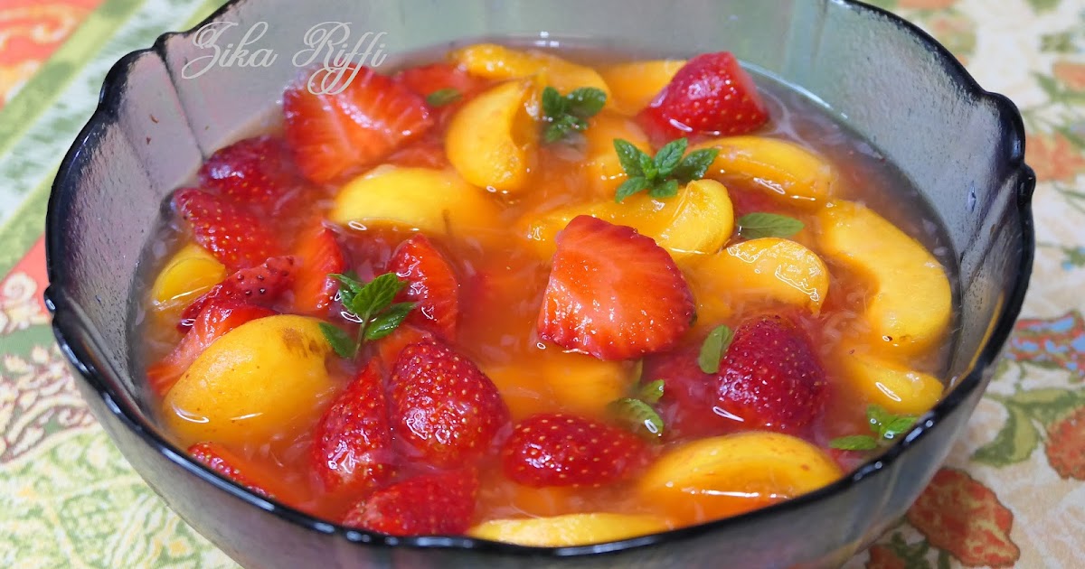 SALADE DE FRUITS AUX ABRICOTS ET FRAISES AU SIROP DE JUS DE CITRON