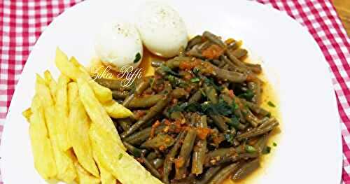 PLAT DE HARICOTS VERTS FRAIS AUX TOMATES FRAÎCHES À L'AIL- CUISINE POUR DÉBUTANTS ET ÉTUDIANTS