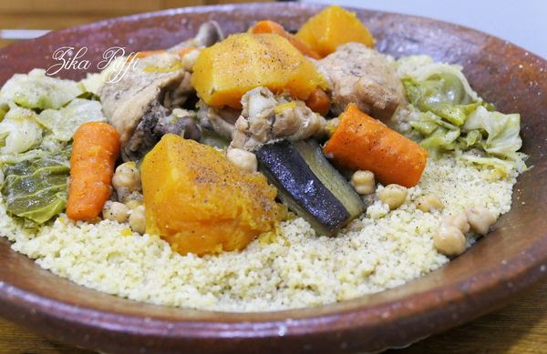 COUSCOUS DE L'AUTOMNE FRAÎCHEMENT ROULÉ- POULET-- BUTTERNUT ET LÉGUMES DE SAISON