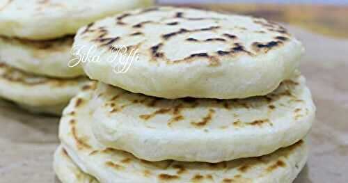 MATLOUE- GALETTES SPONGIEUSES ALGERIENNES POUR BURGERS ET ACCOMPAGNEMENT