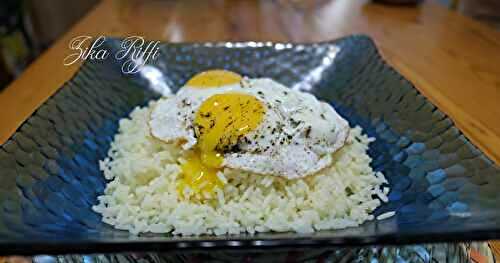 RIZ AU BEURRE ET ŒUFS COULANTS- RECETTE SUR LE POUCE AU RETOUR DU MARCHÉ