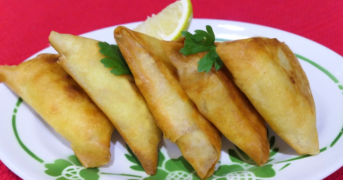 BOUREK -- SAMOUSSA- TRIANGLES AUX POMMES DE TERRE - POULET- OIGNON ET FROMAGE