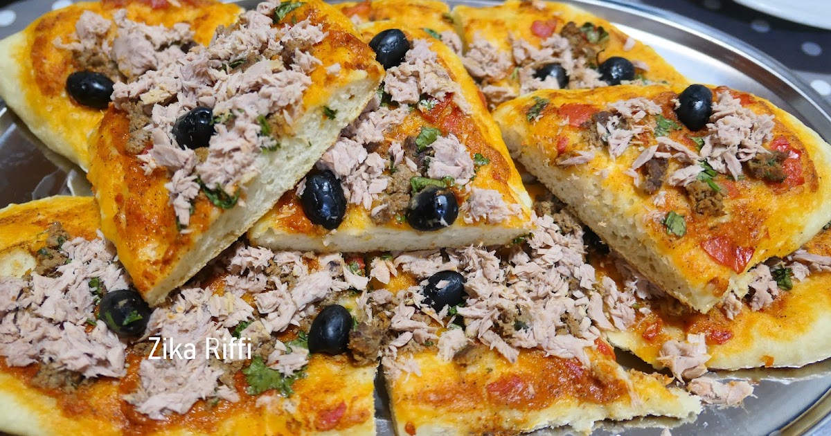 PIZZA LONGUE- TOMATES FRAÎCHES- THON ET VIANDE HACHÉE- PÂTE À LA SEMOULE