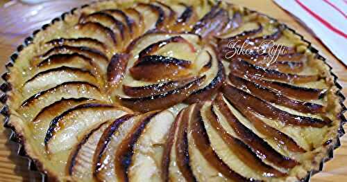 TARTE AUX POMMES CARAMÉLISÉES ET CRÈME AMANDINE