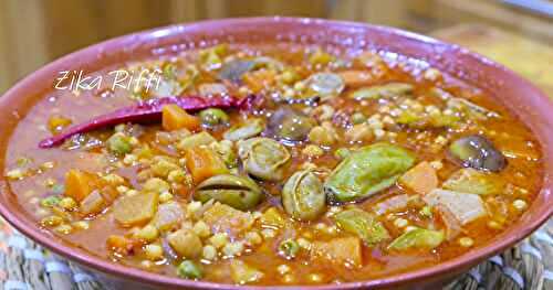 M'HAMSSA JÉRIA- PÂTES PETITS PLOMBS AUX FÈVES FRAÎCHES- POIS-CHICHES- LÉGUMES DE SAISON AUX OLIVES KALAMATA MAISON DE SAISON POUR YENNAYER