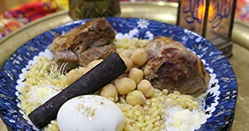LANGUES D'OISEAUX- PLAT DE PÂTES TRADITIONNELLES SAUCE BLANCHE À L'AGNEAU ET CANNELLE