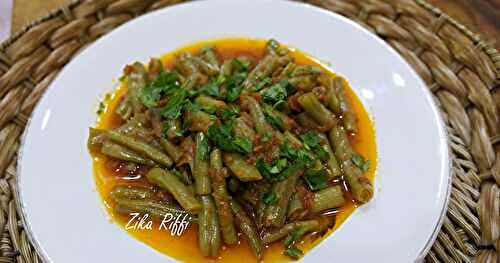 HARICOTS VERTS -SAUCE TOMATE À L'AIL À L'ITALIENNE AU PIMENT FUMÉ