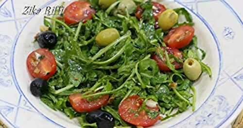SALADE DE ROQUETTE SAUCE VINAIGRETTE À L'AIL DE GUIGA